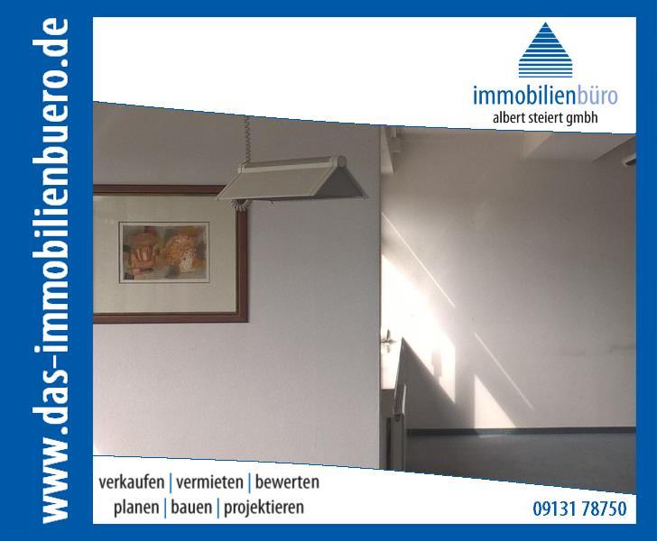 Büro- oder Praxisfläche im 1.OG eines Geschäftshauses in zentraler Lage in Uttenreuth